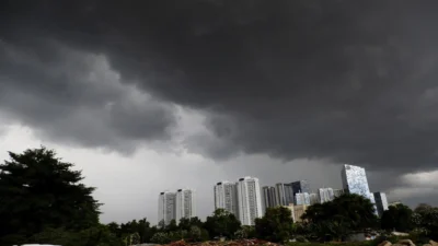 Cuaca Ekstrem Melanda Indonesia: Hujan Lebat dan Petir Mengancam Beberapa Wilayah