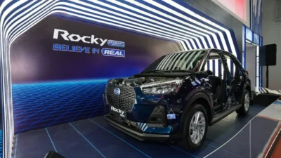 Daihatsu Hadirkan Rocky Hybrid di IIMS Surabaya 2026