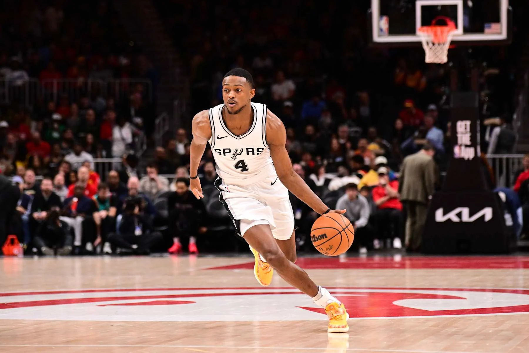 De'Aaron Fox Cedera, Spurs Hadapi Timberwolves di Game 5