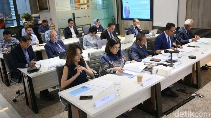 Deretan Emiten Gelar RUPS, TPIA dan GIAA Jadi Sorotan