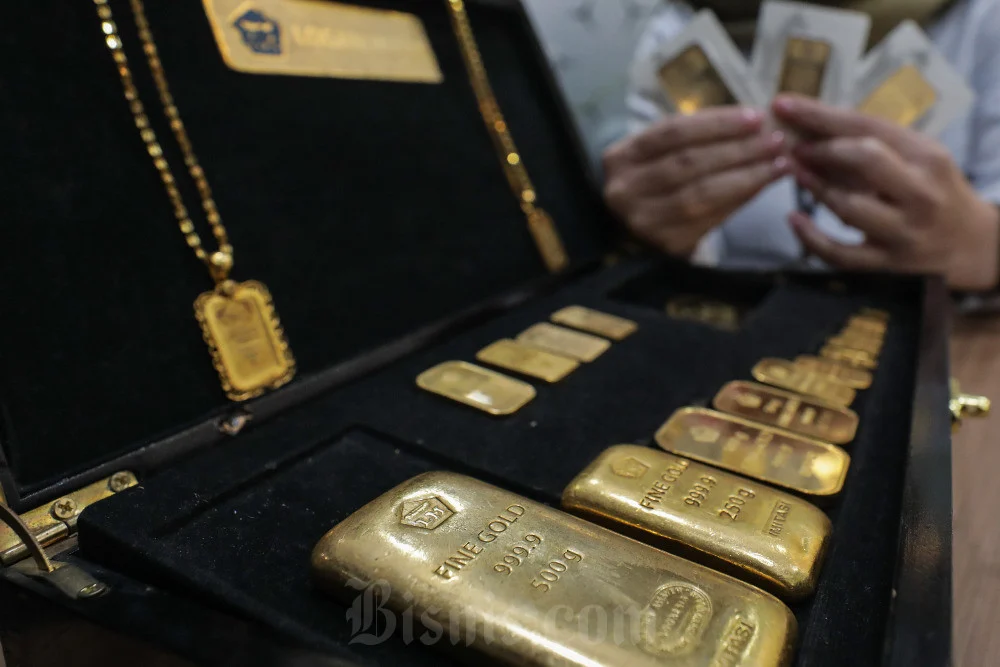 Emas Kinclong Didorong Dolar Lesu, Pasar Tetap Waspada