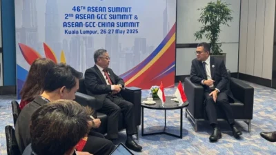 Gubernur BI Bertemu Investor di Singapura, Bahas Stabilitas Rupiah