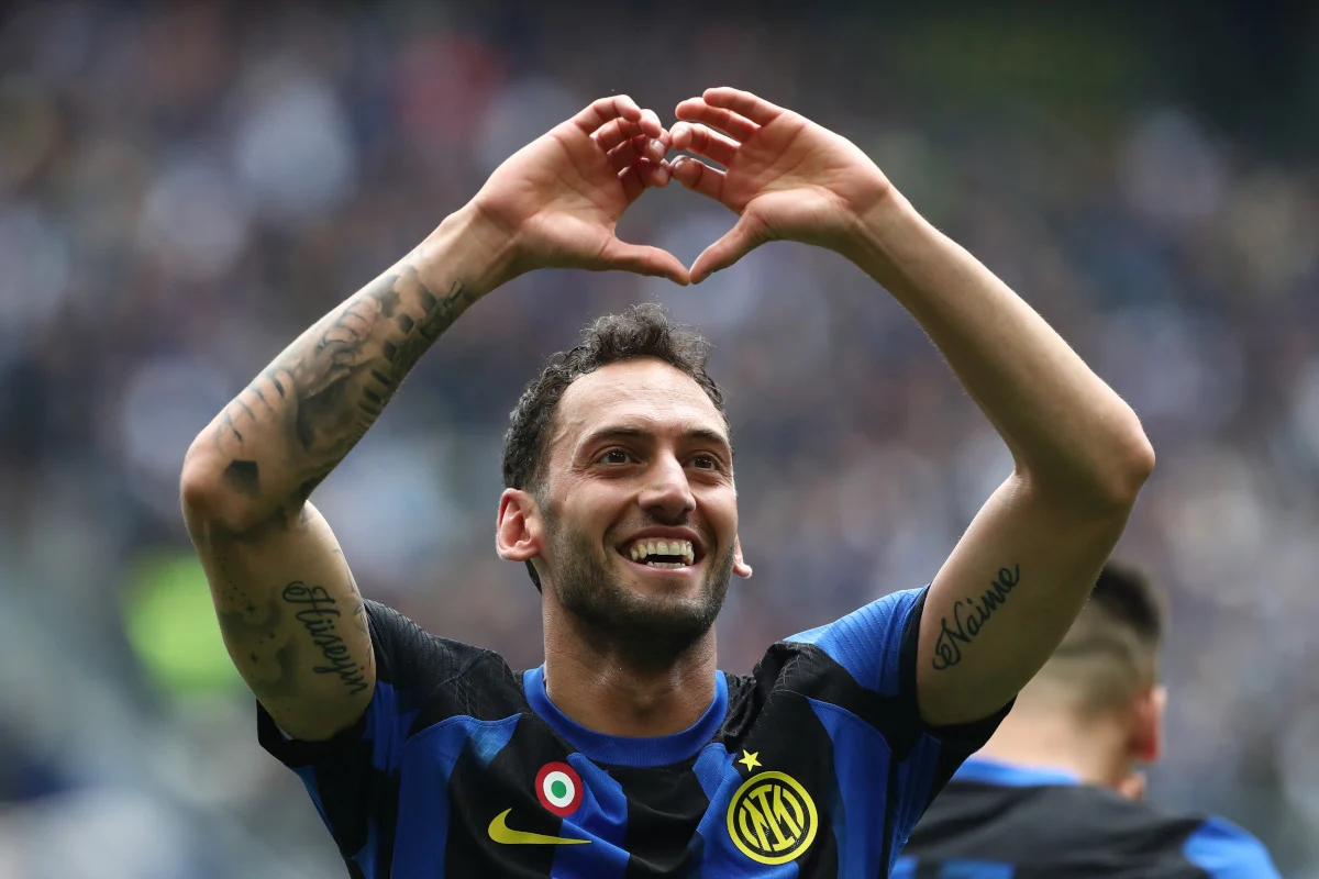 Hakan Çalhanoğlu Bawa Inter Raih 21. Gelar Serie A, Gol Bulan April Jadi Sorotan