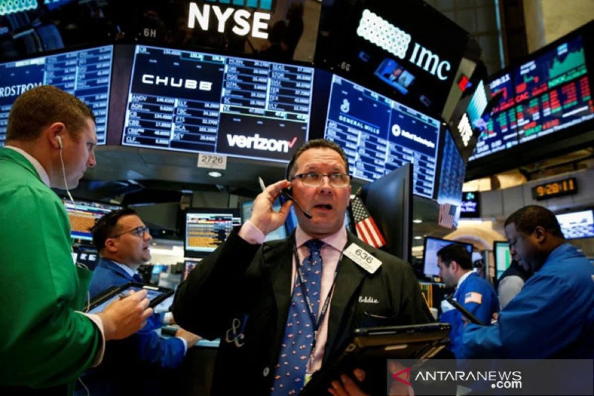 Harga Minyak Melonjak, Wall Street Terseret Kekhawatiran Inflasi