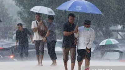 Hujan Deras dan Angin Kencang Melanda Indonesia, Ini Prakiraan Cuaca Terbaru