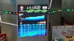 IHSG Ambles dan Rupiah Tertekan, Analis Soroti Sentimen Ekspor Satu Pintu