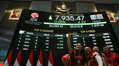 IHSG Longsor 124 Poin Setelah AMMN dan TPIA Dicoret MSCI