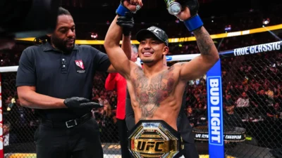 Joshua Van Pertahankan Gelar Juara Flyweight UFC dengan Mengalahkan Tatsuro Taira