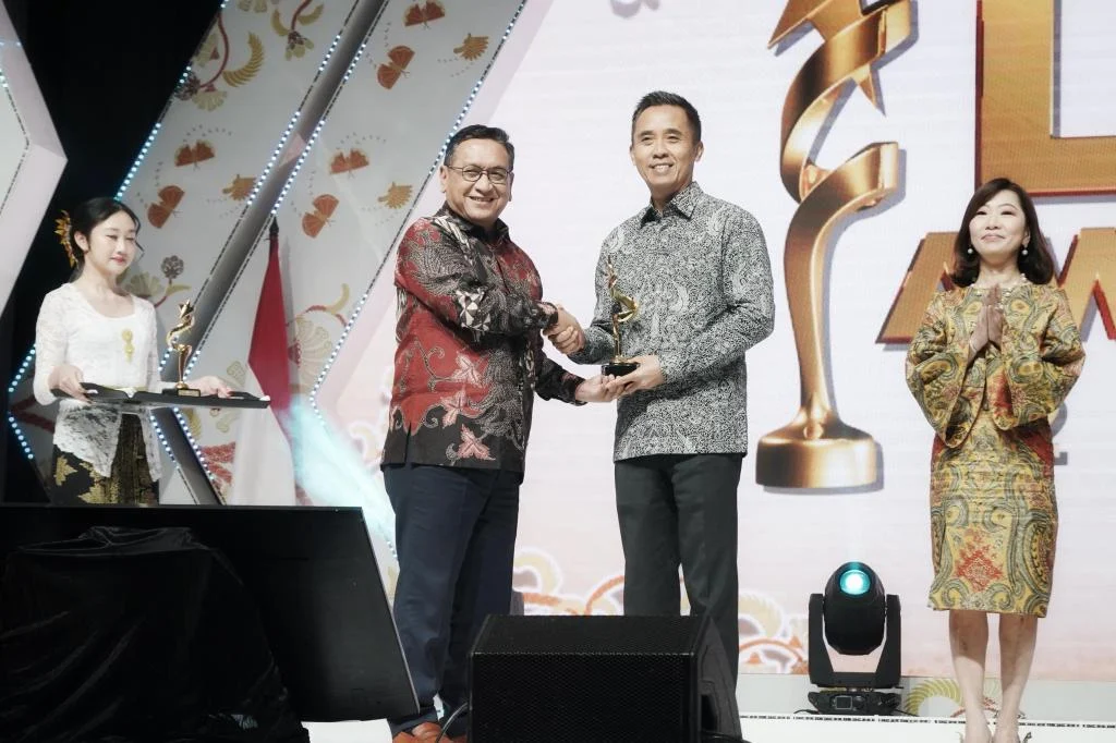 Kemenangan Gemilang: Dari Singapore prize hingga Jackpot Toto S$12,8 juta, Cerita Penghargaan yang Mengguncang Dunia Jurnalistik
