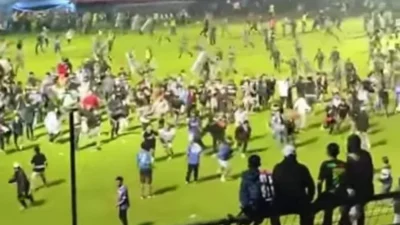 Kerusuhan Suporter Sepak Bola Indonesia: Tidak Berhenti di Sanksi Komdis PSSI