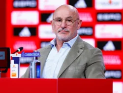 Luis de la Fuente Jaga Pintu Carvajal: Harapan Besar Menjelang Dunia 2026