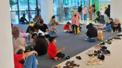 Menkeu Purbaya Buktikan Sehat: Tertangkap Jalan-jalan di Mall Bersama Keluarga Saat Rumor Sakit Beredar