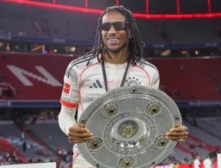 Michael Olise Dinobatkan Sebagai Pemain Terbaik Bundesliga 2025-26