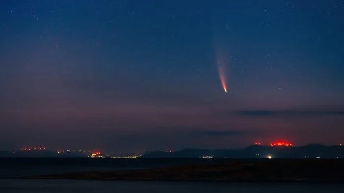 Misteri Objek Bercahaya di Langit Lampung: Antara Meteor dan Sampah Antariksa