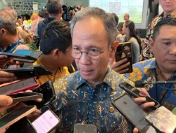 OJK Bakal Terbitkan Ketentuan Pembatasan Penggunaan Platform BNPL