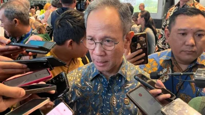 OJK Bakal Terbitkan Ketentuan Pembatasan Penggunaan Platform BNPL