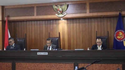 OJK Jelaskan Putusan KPPU Atas Dugaan Kartel Pinjol: Denda Rp 202,5 Miliar untuk Google