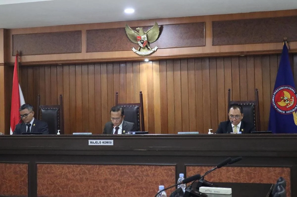 OJK Jelaskan Putusan KPPU Atas Dugaan Kartel Pinjol: Denda Rp 202,5 Miliar untuk Google