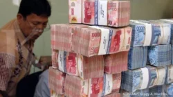 OJK Sorot Perlambatan Simpanan Kelas Menengah Bawah di Tengah Ketidakpastian Global