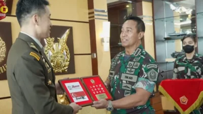 Panglima TNI Andika Perkasa Tingkatkan Kerja Sama Pertahanan dengan Singapura