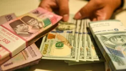 Pengamat Ungkap Fenomena Berburu Valas di Desa usai Rupiah Terus Melemah