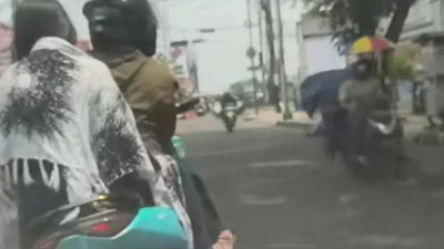 Pengendara Motor Diduga Kejar dan Rusak Mobil di Bogor karena Tak Terima Diklakson