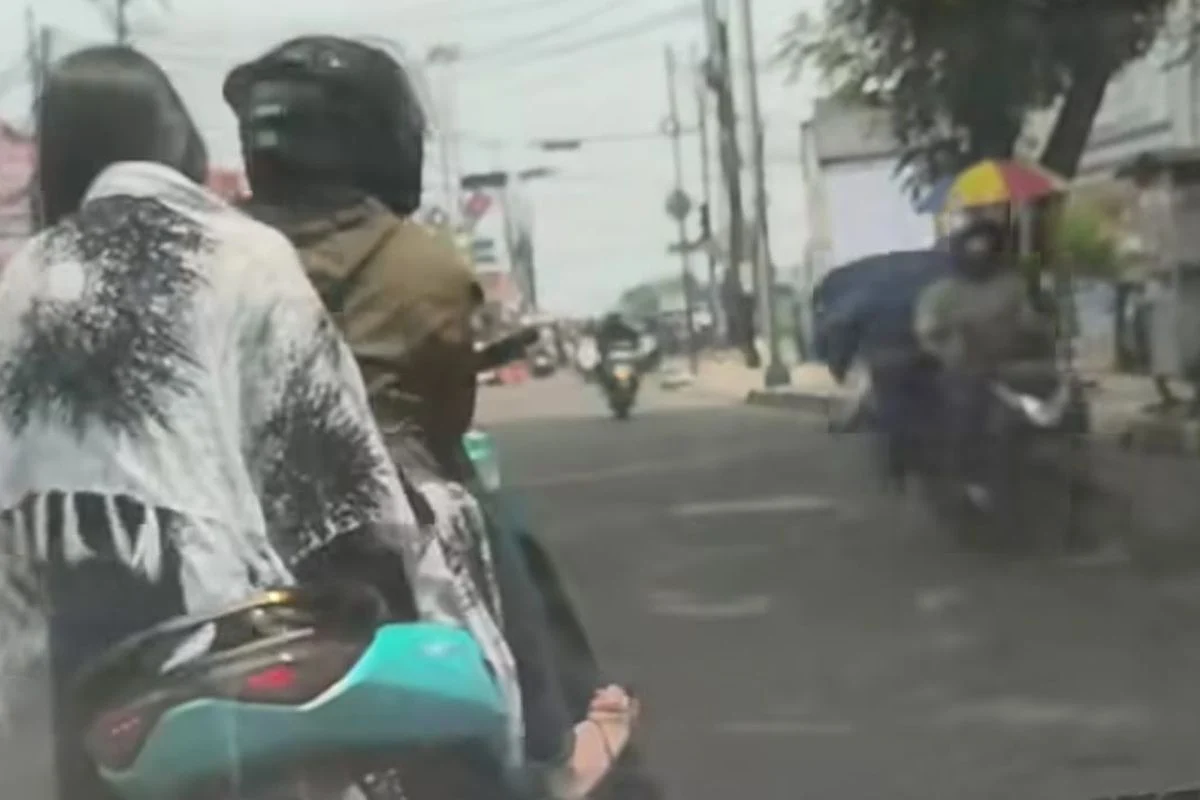 Pengendara Motor Diduga Kejar dan Rusak Mobil di Bogor karena Tak Terima Diklakson