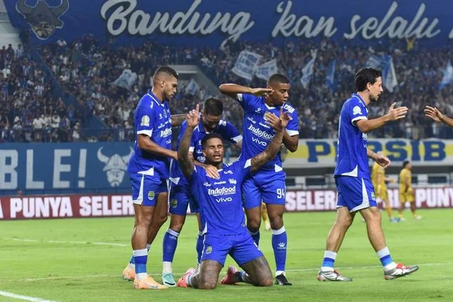 Persib Bandung di Ambang Kemenangan Hattrick Juara BRI Super League