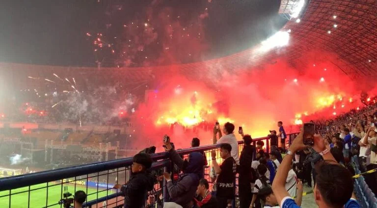 Persib Bandung Terima Sanksi Berat dari PSSI dan AFC, Denda Ratusan Juta