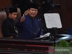 Prabowo Bicara Dolar, Ekonom Wasiat Pelemahan Rupiah Tetap Berpengaruh di Desa
