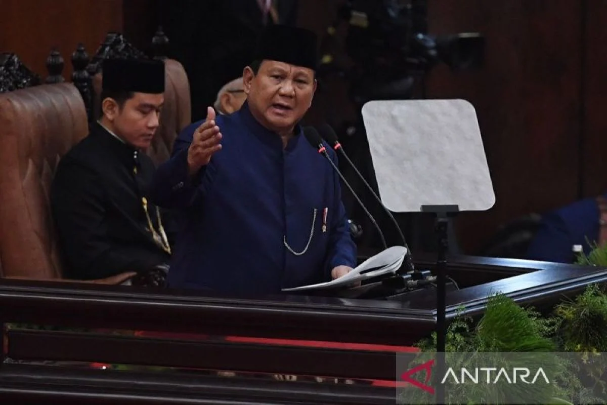 Prabowo Bicara Dolar, Ekonom Wasiat Pelemahan Rupiah Tetap Berpengaruh di Desa