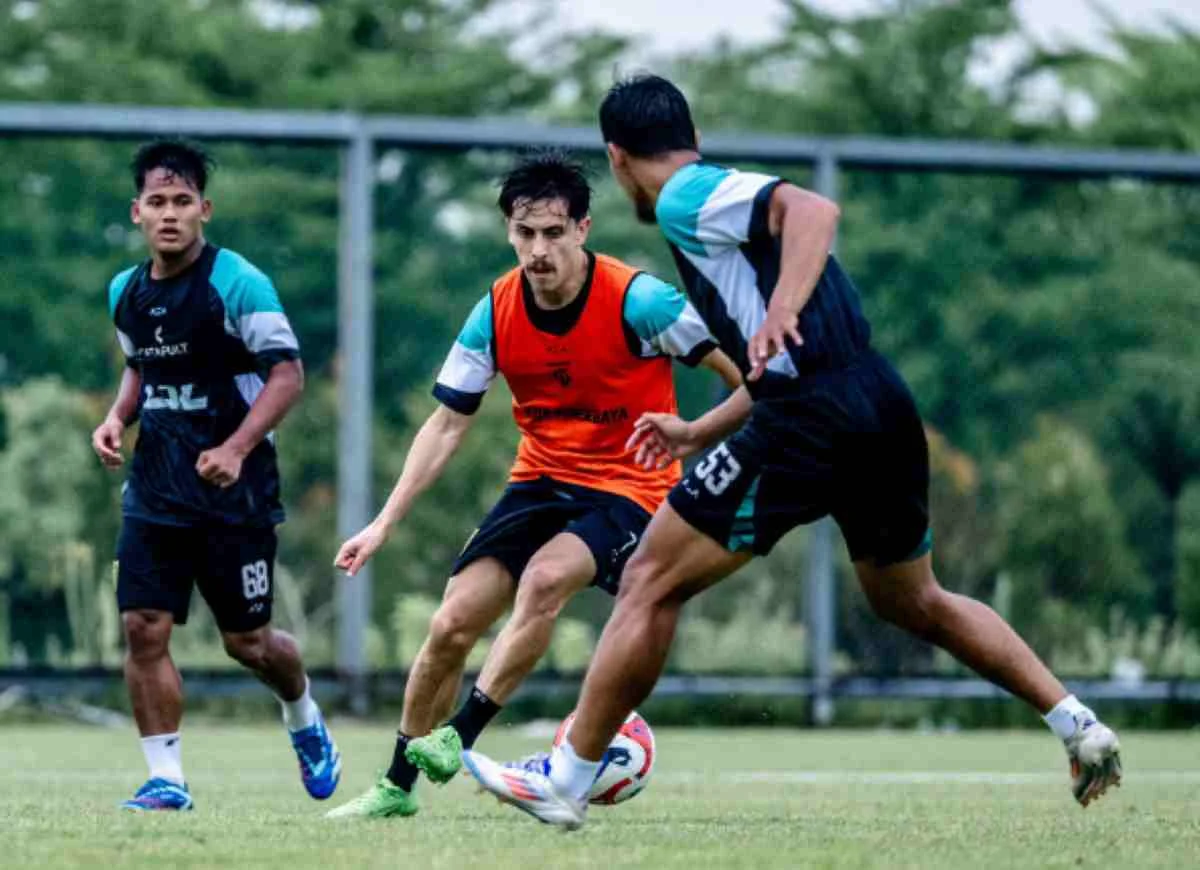 Prediksi Persebaya vs PSBS Biak: Bajul Ijo Siap Guncang GBT dengan Kemenangan Telak