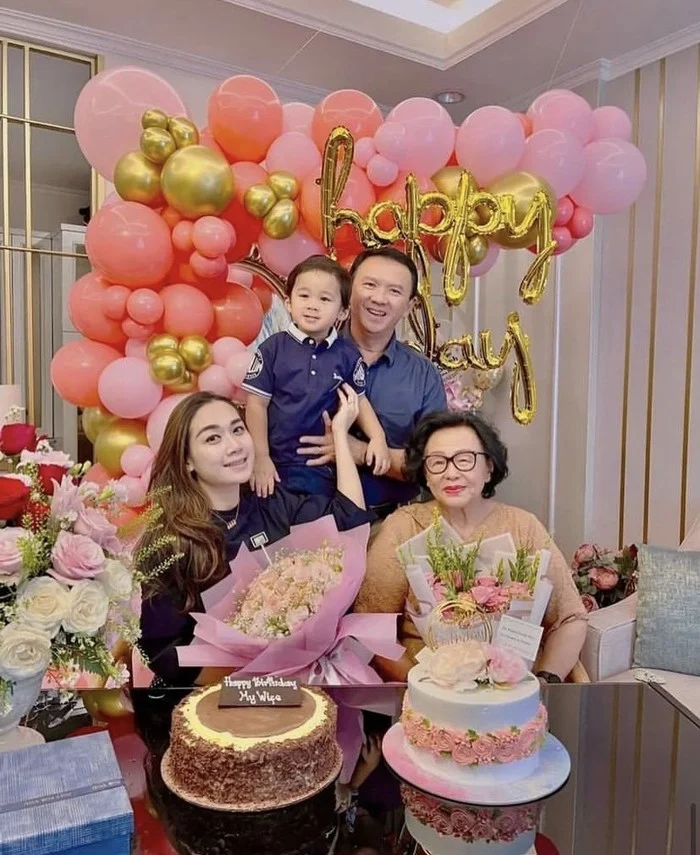 Puput Nastiti Devi Rayakan Ulang Tahun ke-29 dengan Keluarga, Ahok Bagikan Foto Spesial