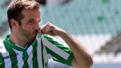 Rafael van der Vaart: Legenda Sepak Bola Belanda yang Menginspirasi
