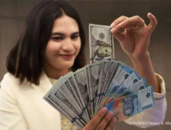 Rupiah Fluktuatif, Dolar AS Dibanderol Mahal di Perbankan