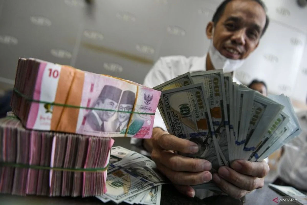 Rupiah Melemah hingga 17.796, Dampak Konflik AS-Iran