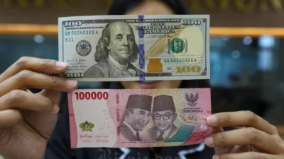 Rupiah Tertekan Tipis di Awal Perdagangan: Pasar Menanti Sikap BI