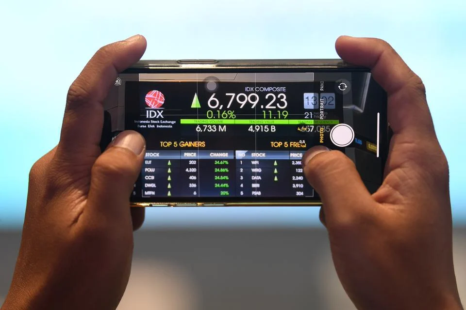 Saham Perbankan Sesi I Jumat Menguat, BBCA Paling Kencang
