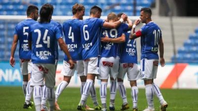 Sengitnya Persaingan Sepak Bola: Dari Lech Poznan hingga Duel Rekan Setim