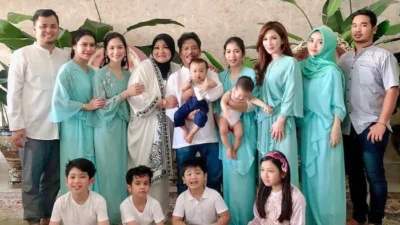Tangis Bunga Zainal Saat Live Bongkar Perseteruan dengan Ibu dan Saudara, Geram Disebut Anak Durhaka