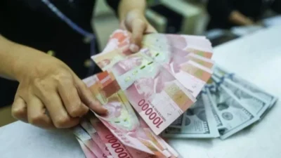 Tekanan Timur Tengah Belum Reda, Rupiah Tertekan ke Rp17.394