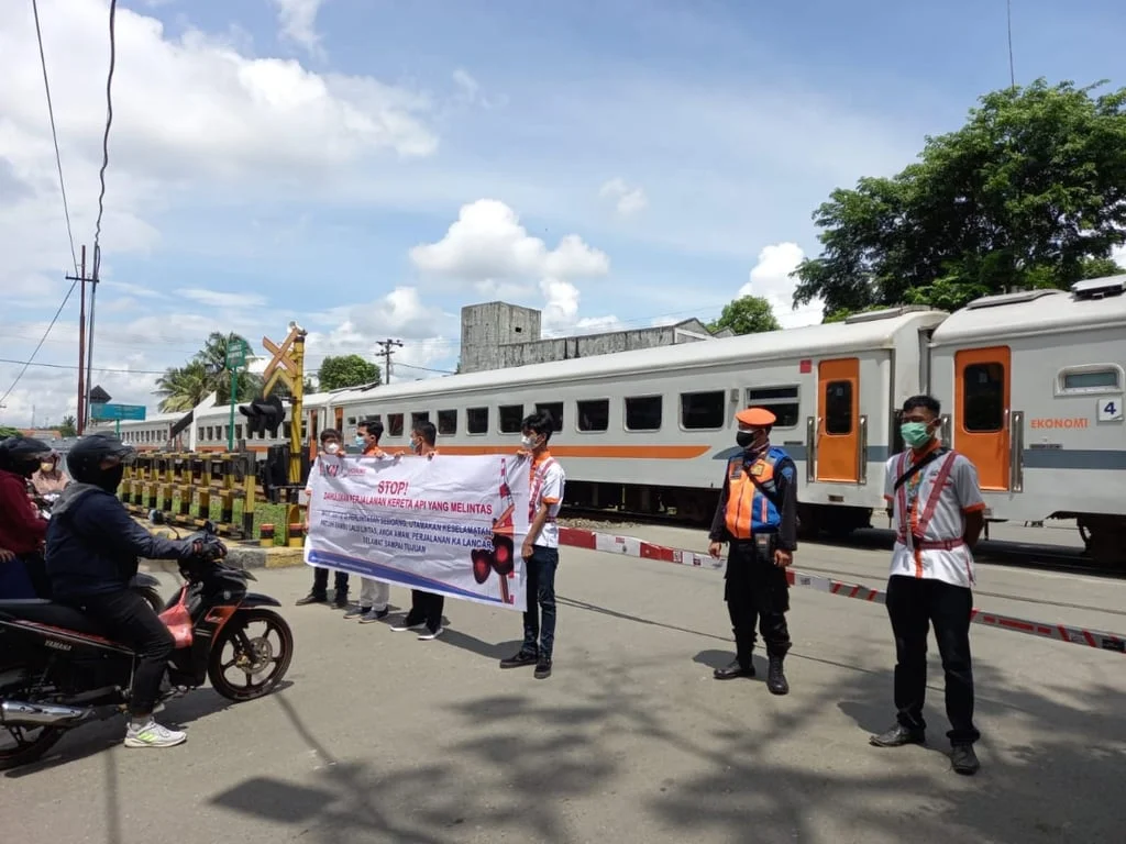 Transformasi Keselamatan Perlintasan Sebidang: Upaya Besar KAI dan Pemerintah