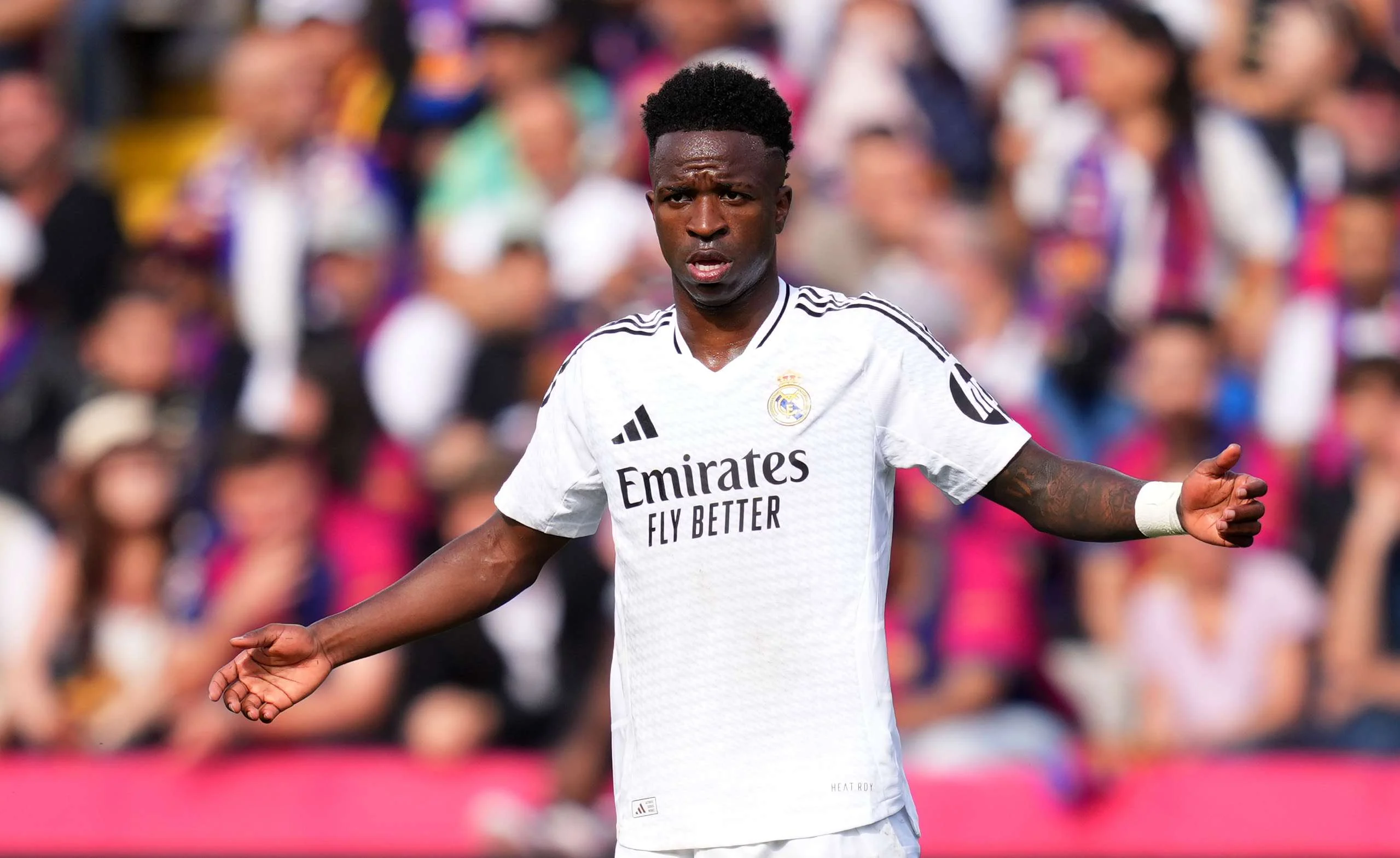 Vinícius Júnior Ganda Gol, Real Madrid Tunda Sabetan Gelar Barcelona – Drama LaLiga Makin Memanas!
