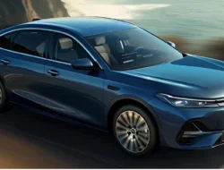 Geely Siapkan Sedan Hybrid Rekor Dunia, BBM Cuma 2,22 L per 100 Km