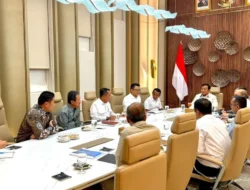 Purbayakan Diisukan Dicopot, Prabowo Gelar Rapat Mendadak di Danantara