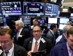 Wall Street Ambruk, USD1 Triliun Nilai Pasar Raib: Ini Sebabnya