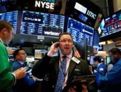 Wall Street Bergairah, Rekor Dow Jones Bayangi Pelemahan Saham Chip